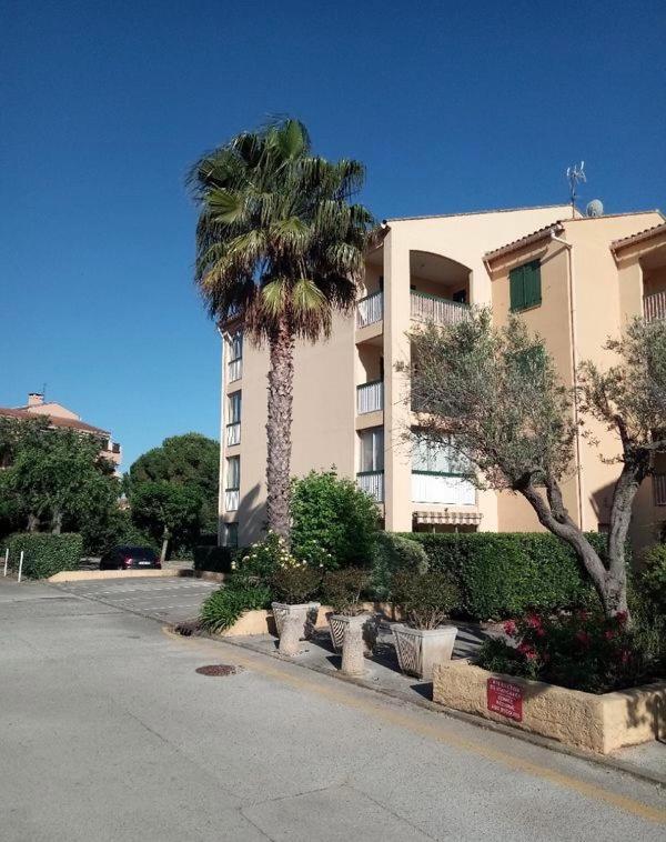 L'Appartement Du Bonheur Sanary-sur-Mer Bagian luar foto